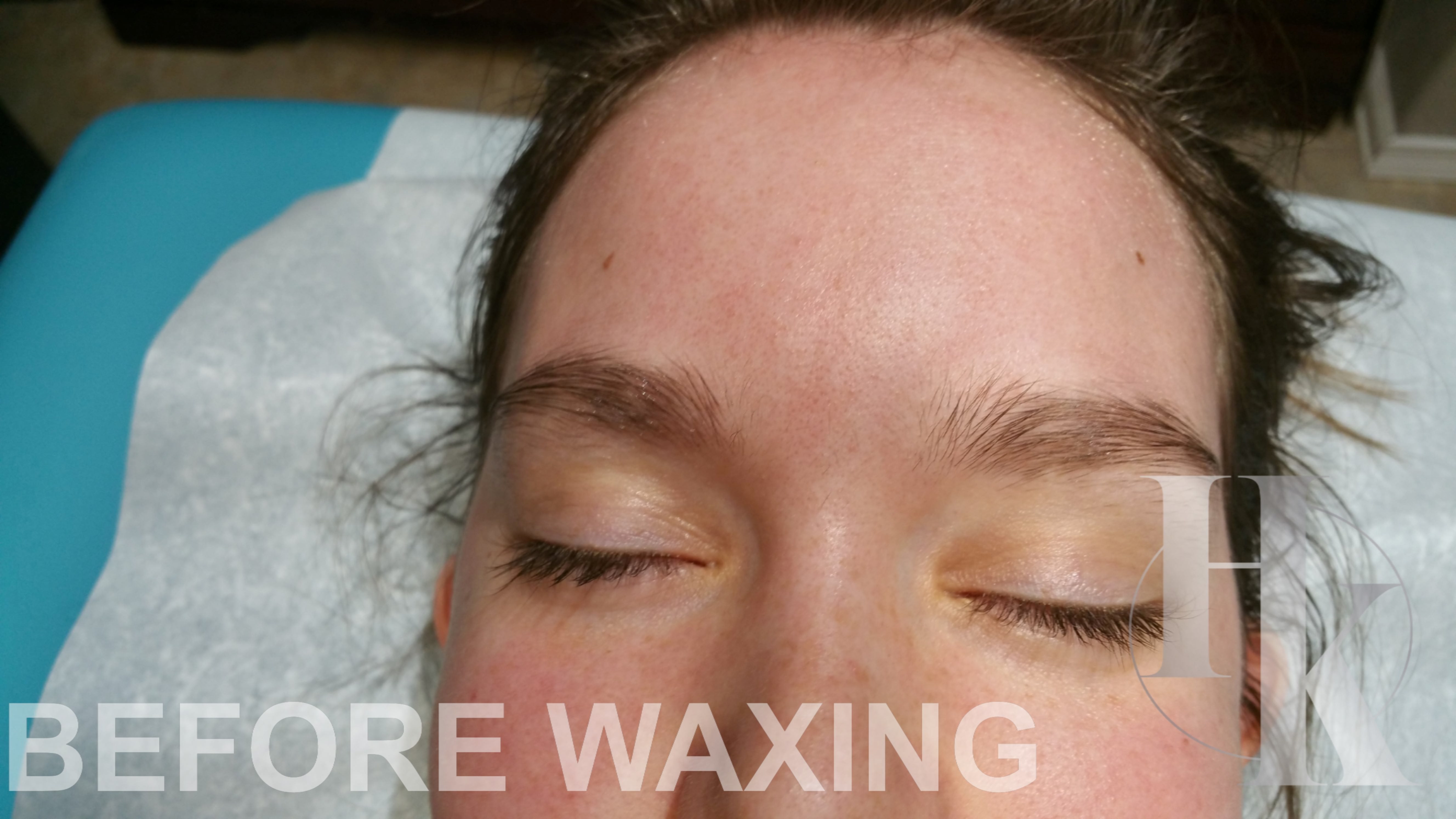 Women's Eye Brow Waxing (before)